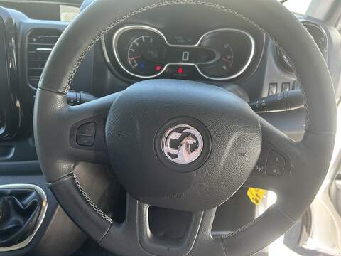 Vauxhall Vivaro 1.6 CDTi 2900 BiTurbo ecoTEC Sportive Panel Van 5dr Diesel Manual L2 H1 Euro 6 (s/s) (125 ps) - U75221