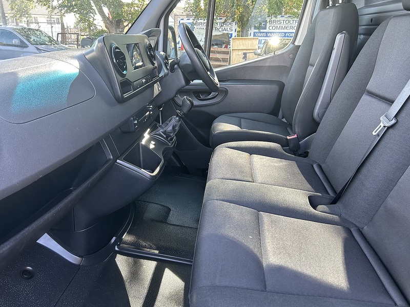 Mercedes-Benz Sprinter 2.0 315 CDI Progressive Panel Van 5dr Diesel Manual RWD L2 H2 Euro 6 (s/s) (150 ps) - U75222
