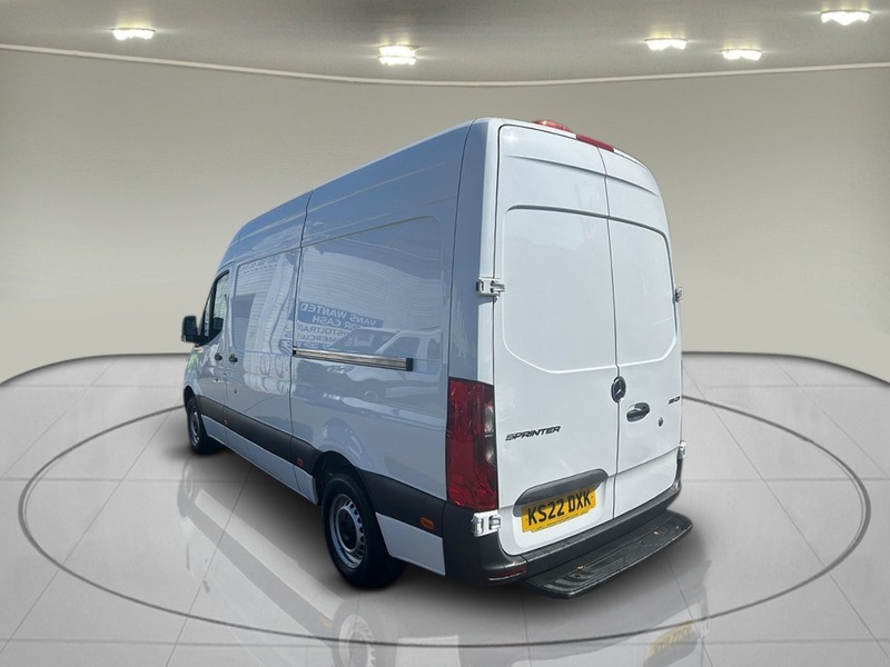 Mercedes-Benz Sprinter 2.0 315 CDI Progressive Panel Van 5dr Diesel Manual RWD L2 H2 Euro 6 (s/s) (150 ps) - U75222