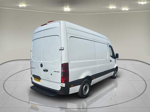 Mercedes-Benz Sprinter 2.0 315 CDI Progressive Panel Van 5dr Diesel Manual RWD L2 H2 Euro 6 (s/s) (150 ps) - U75222