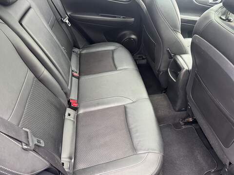 Nissan Qashqai 1.5 dCi Tekna SUV 5dr Diesel Manual Euro 6 (s/s) (110 ps) - U75224