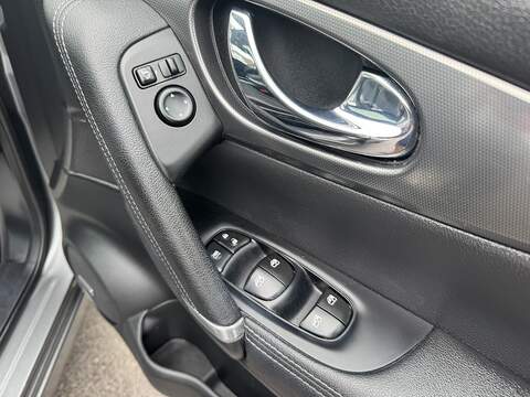 Nissan Qashqai 1.5 dCi Tekna SUV 5dr Diesel Manual Euro 6 (s/s) (110 ps) - U75224