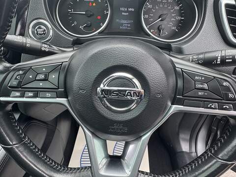 Nissan Qashqai 1.5 dCi Tekna SUV 5dr Diesel Manual Euro 6 (s/s) (110 ps) - U75224