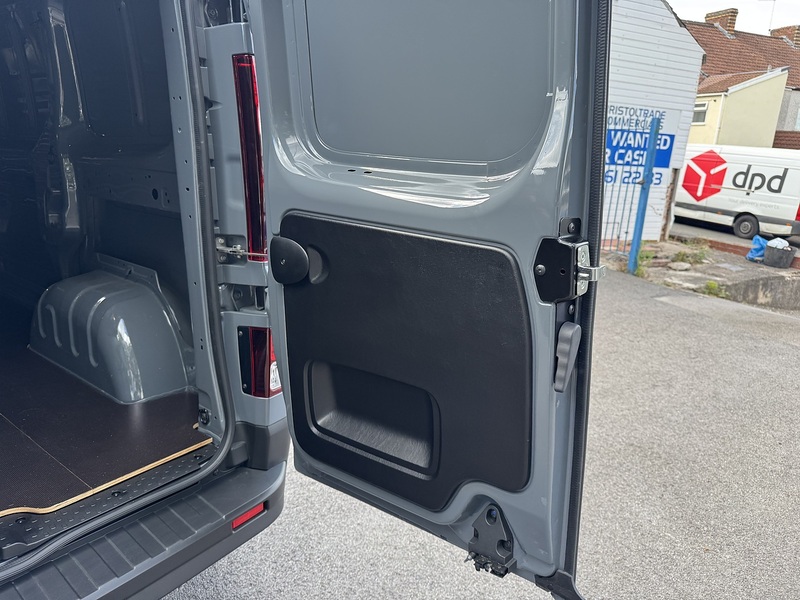 Renault Trafic 2.0 dCi Blue SL30 Advance Panel Van 5dr Diesel Manual L1 H1 Euro 6 (s/s) (130 ps) - U75228