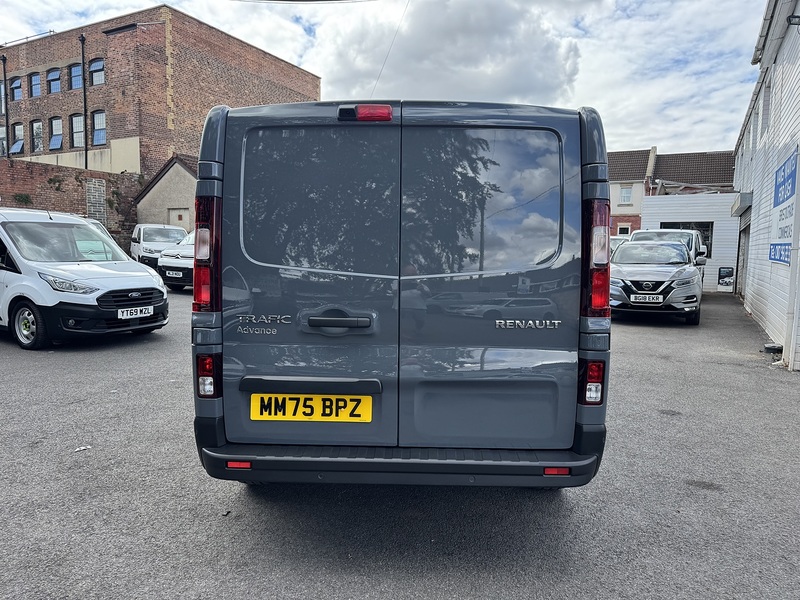 Renault Trafic 2.0 dCi Blue SL30 Advance Panel Van 5dr Diesel Manual L1 H1 Euro 6 (s/s) (130 ps) - U75228