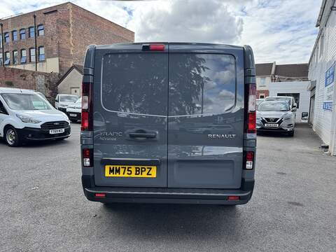 Renault Trafic 2.0 dCi Blue SL30 Advance Panel Van 5dr Diesel Manual L1 H1 Euro 6 (s/s) (130 ps) - U75228
