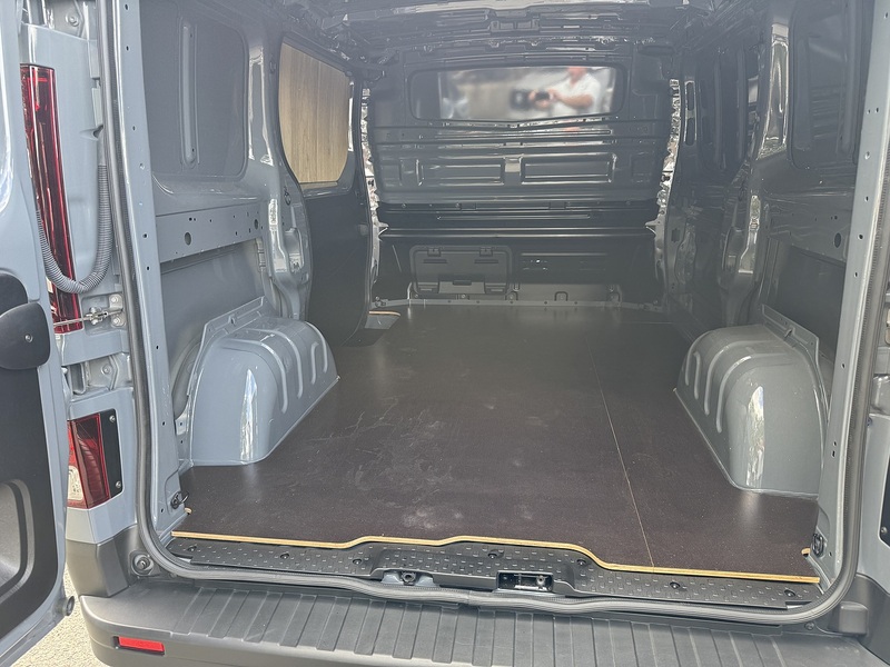 Renault Trafic 2.0 dCi Blue SL30 Advance Panel Van 5dr Diesel Manual L1 H1 Euro 6 (s/s) (130 ps) - U75228