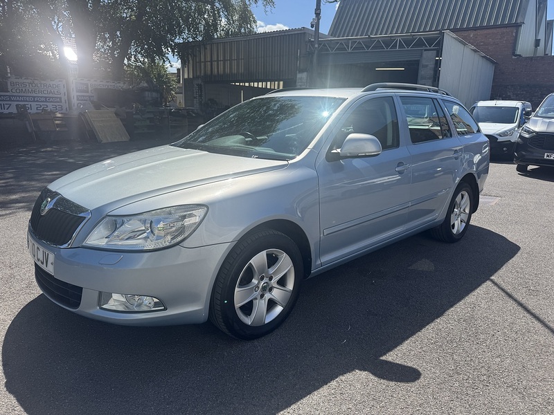 Skoda Octavia 1.6 TDI Elegance Estate 5dr Diesel Manual Euro 5 (105 ps) - U75229