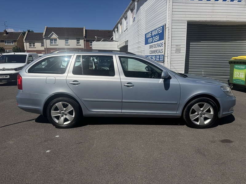 Skoda Octavia 1.6 TDI Elegance Estate 5dr Diesel Manual Euro 5 (105 ps) - U75229