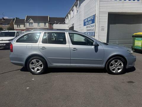 Skoda Octavia 1.6 TDI Elegance Estate 5dr Diesel Manual Euro 5 (105 ps) - U75229