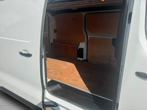 Peugeot Expert 2.0 BlueHDi 1400 Professional Premium Standard Panel Van 6dr Diesel Manual MWB Euro 6 (s/s) (145 ps) - U75231