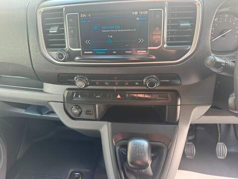 Peugeot Expert 2.0 BlueHDi 1400 Professional Premium Standard Panel Van 6dr Diesel Manual MWB Euro 6 (s/s) (145 ps) - U75231