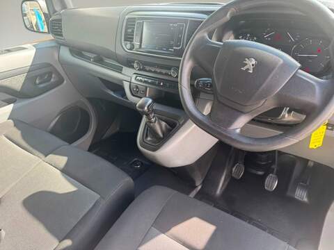 Peugeot Expert 2.0 BlueHDi 1400 Professional Premium Standard Panel Van 6dr Diesel Manual MWB Euro 6 (s/s) (145 ps) - U75231