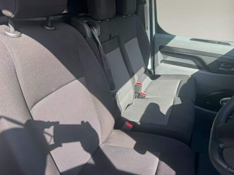 Peugeot Expert 2.0 BlueHDi 1400 Professional Premium Standard Panel Van 6dr Diesel Manual MWB Euro 6 (s/s) (145 ps) - U75231