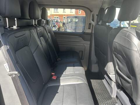 Ford Transit Custom 2.0 320 EcoBlue Limited Crew Van Double Cab 5dr Diesel Auto L2 H1 Euro 6 (s/s) (170 ps) - U75237