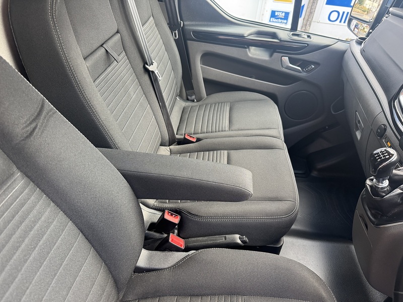 Ford Transit Custom 2.0 300 EcoBlue Limited Panel Van 5dr Diesel Manual L2 H1 Euro 6 (s/s) (130 ps) - U75243