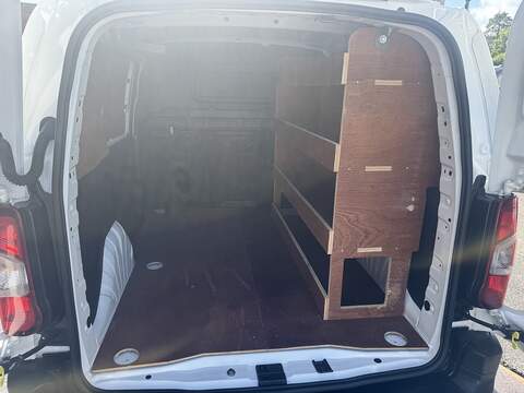 Peugeot Partner 1.5 BlueHDi 1000 Professional Standard Panel Van 5dr Diesel Manual SWB Euro 6 (100 bhp) - U75261