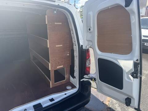 Peugeot Partner 1.5 BlueHDi 1000 Professional Standard Panel Van 5dr Diesel Manual SWB Euro 6 (100 bhp) - U75261