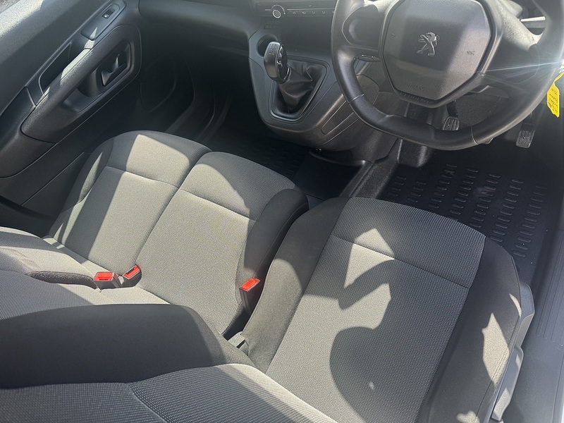 Peugeot Partner 1.5 BlueHDi 1000 Professional Standard Panel Van 5dr Diesel Manual SWB Euro 6 (100 bhp) - U75261