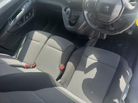 Peugeot Partner 1.5 BlueHDi 1000 Professional Standard Panel Van 5dr Diesel Manual SWB Euro 6 (100 bhp) - U75261