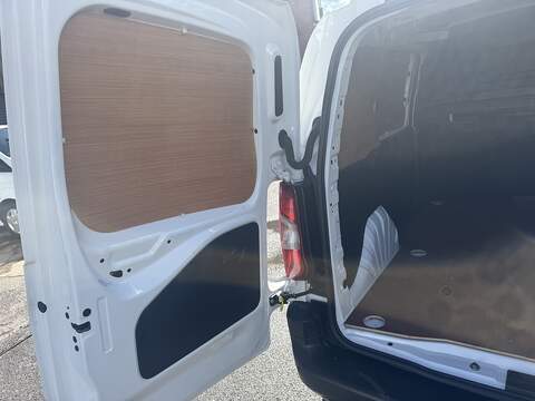 Peugeot Partner 1.5 BlueHDi 1000 Professional Standard Panel Van 5dr Diesel Manual SWB Euro 6 (100 bhp) - U75261