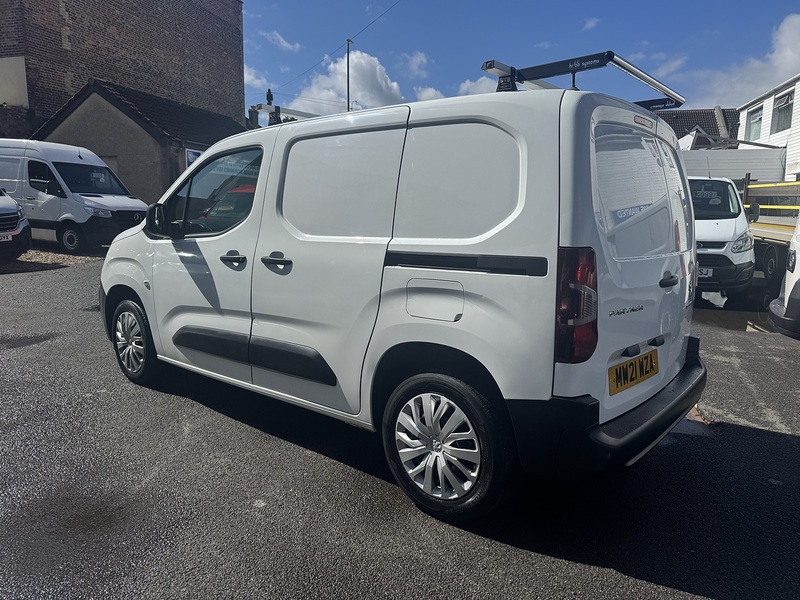Peugeot Partner 1.5 BlueHDi 1000 Professional Standard Panel Van 5dr Diesel Manual SWB Euro 6 (100 bhp) - U75261