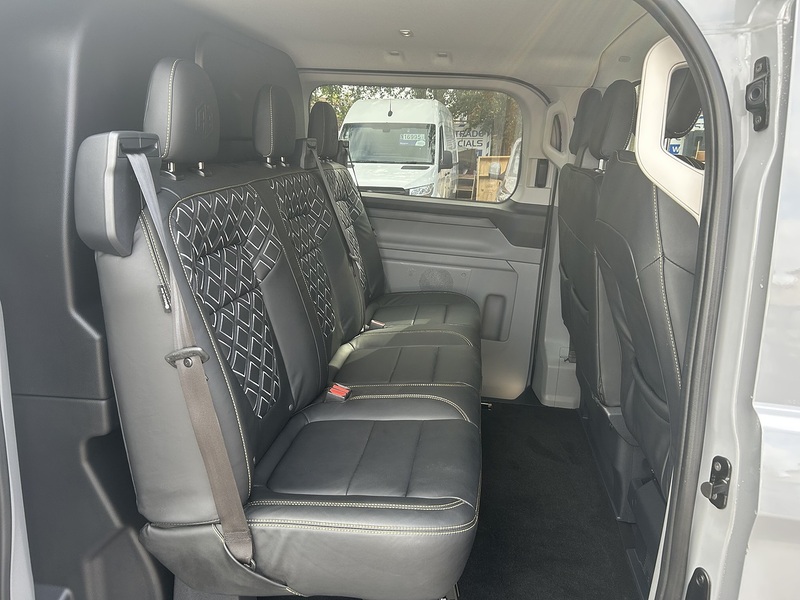 Ford Transit Custom 2.0 320 EcoBlue Limited Crew Van Double Cab 5dr Diesel Manual L1 H1 Euro 6 (s/s) (136 ps) - U75268