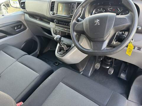 Peugeot Expert 1.5 BlueHDi 1000 Professional Premium Standard Panel Van 6dr Diesel Manual MWB Euro 6 (s/s) (100 - U75273