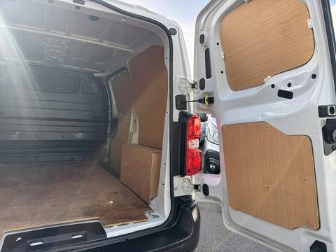 Peugeot Expert 1.5 BlueHDi 1000 Professional Premium Standard Panel Van 6dr Diesel Manual MWB Euro 6 (s/s) (100 - U75273