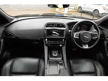 Jaguar F-PACE D180 Chequered Flag