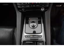 Jaguar F-PACE D180 Chequered Flag