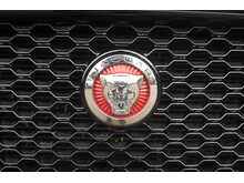 Jaguar F-PACE D180 Chequered Flag