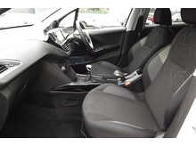 Peugeot 2008 PureTech Signature