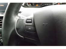 Peugeot 2008 PureTech Signature