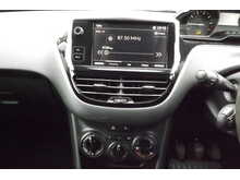 Peugeot 2008 PureTech Signature