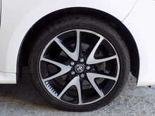 Toyota Yaris VVT-h Dynamic