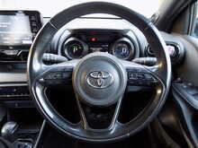 Toyota Yaris VVT-h Dynamic