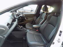 Toyota Yaris VVT-h Dynamic