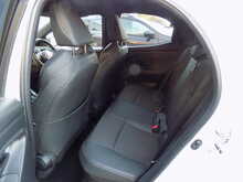 Toyota Yaris VVT-h Dynamic