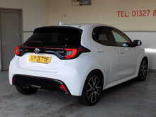 Toyota Yaris VVT-h Dynamic