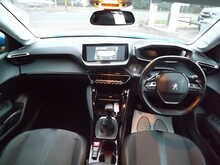Peugeot 208 PureTech Allure Premium
