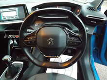 Peugeot 208 PureTech Allure Premium