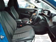 Peugeot 208 PureTech Allure Premium