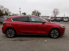 Ford Focus T EcoBoost MHEV Titanium Vignale