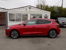 Ford Focus T EcoBoost MHEV Titanium Vignale