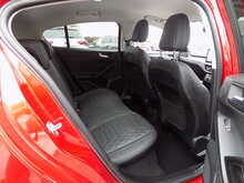 Ford Focus T EcoBoost MHEV Titanium Vignale