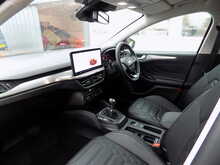 Ford Focus T EcoBoost MHEV Titanium Vignale