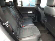 Mercedes-Benz GLB GLB200 AMG Line