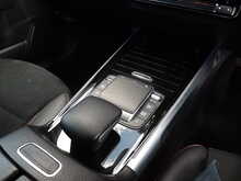 Mercedes-Benz GLB GLB200 AMG Line