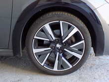 Peugeot 208 PureTech GT